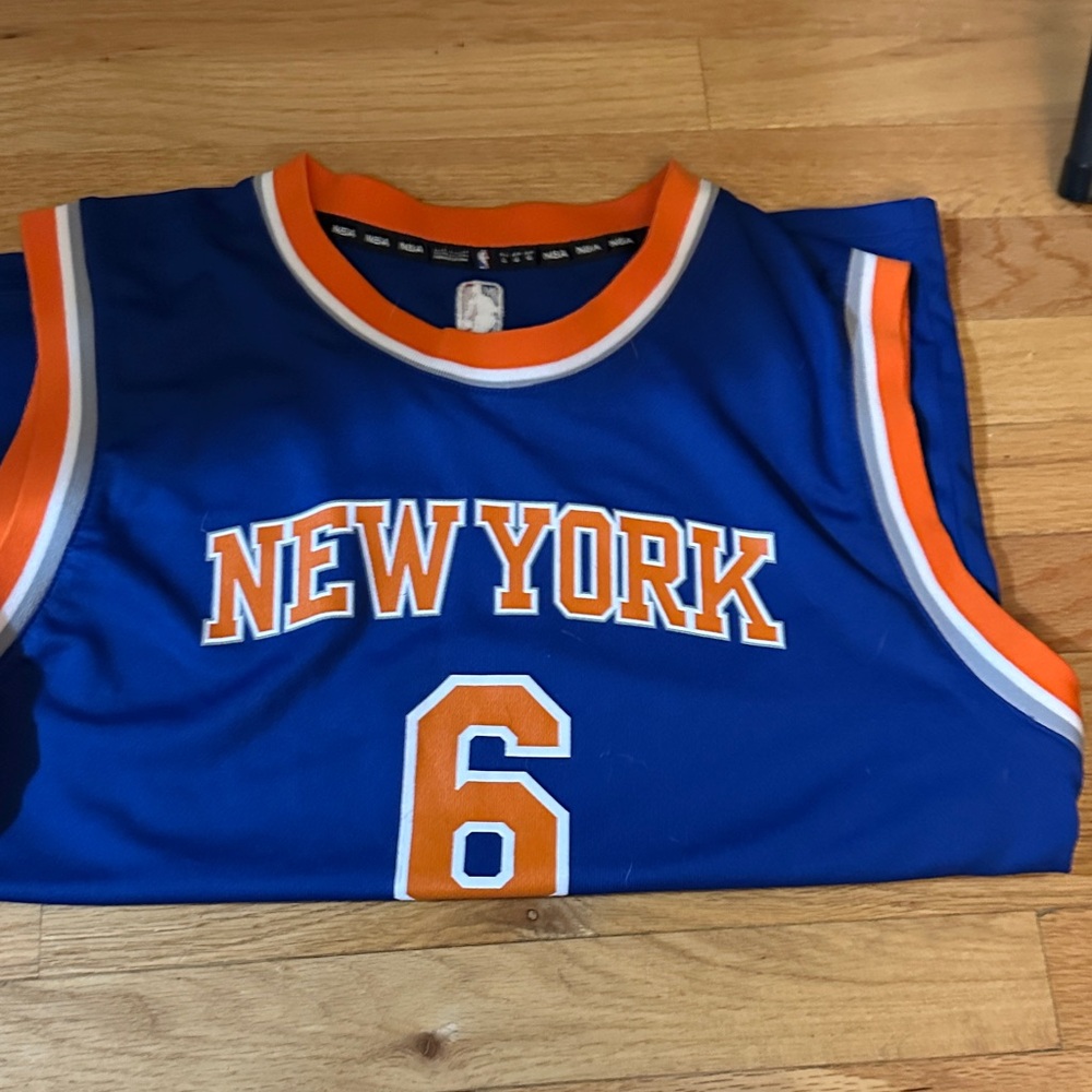 KNICKS JERSEY